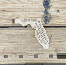 Load image into Gallery viewer, Florida State FL Cribbage Board, Includes Pegs!